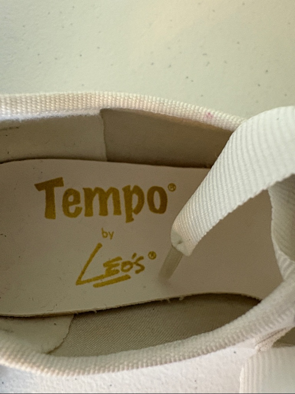 Girls White Tap Shoes with ribbon ties Tempo by Leo’s brand - Picture 2 of 8